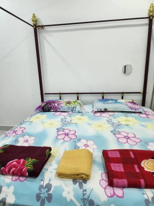 D'Haja 61 Klia Sepang With 3 Airconds & Wifi Banting (Selangor) Exterior foto