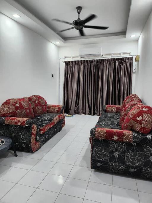 D'Haja 61 Klia Sepang With 3 Airconds & Wifi Banting (Selangor) Exterior foto